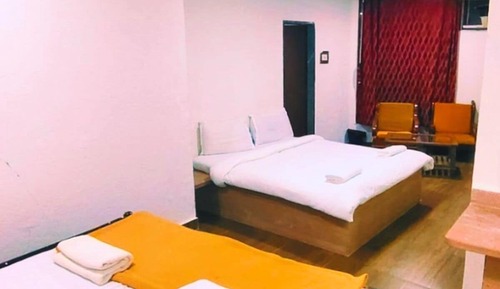 Deluxe Suite Room River Facing