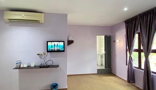 Deluxe Quadruple Room, City View