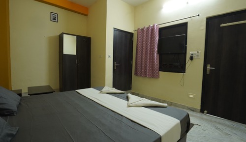 Economy Room