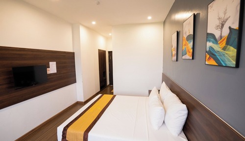 Superior Room, 1 King Bed, City View