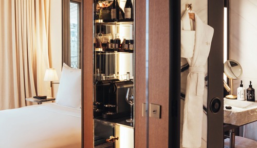 Room, 1 King Bed, Air conditioning (Sax King Room with City View)