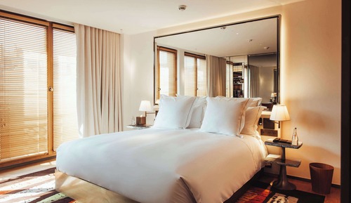 Room, 1 King Bed, Roll-in Shower, Air conditioning
