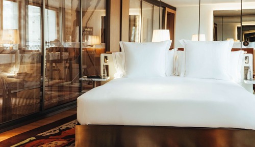 Junior Suite, 1 King Bed, Air conditioning