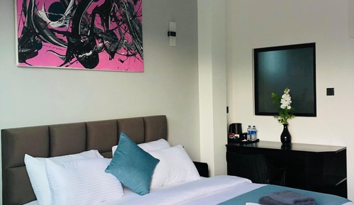 Double Room, 1 Queen Bed, Balcony, Partial Ocean View
