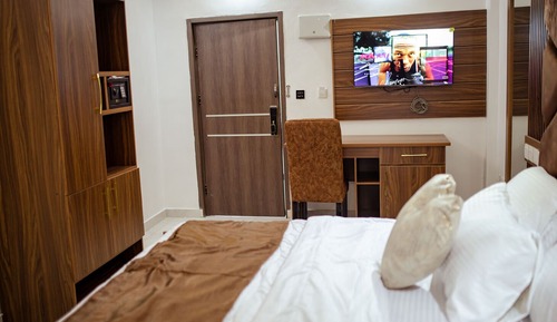 Economy Room