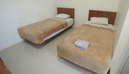 Twin Room, 2 Twin Beds, Non Smoking, No Windows