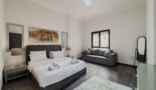 Basic Apartment (Trendy & Tidy)