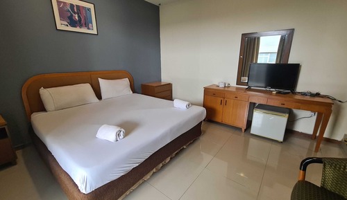 Deluxe Room, 1 Queen Bed