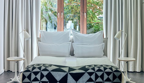 Duplex, Garden View