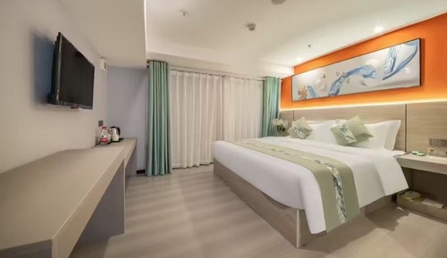 Single Room, City View