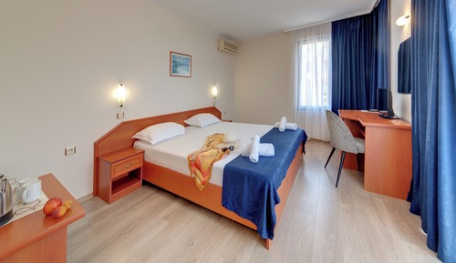 Comfort Double Room, Balcony, Partial Sea View