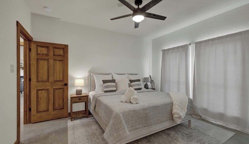 House, Multiple Beds, Patio, Mountain View (303 Knob Creek Ln)