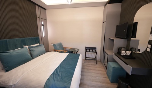 Economy Room