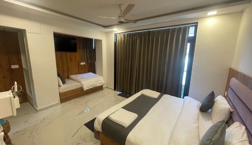 Triple Room, River View