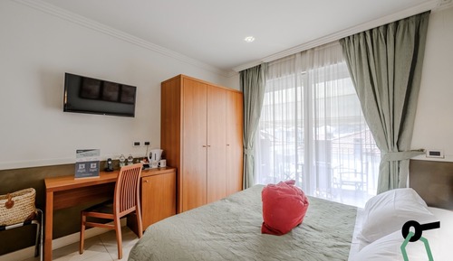 Quadruple Room, Balcony, Partial Sea View