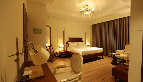 Boutique Room