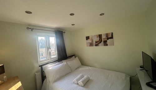 Double Room, Shared Bathroom (4)
