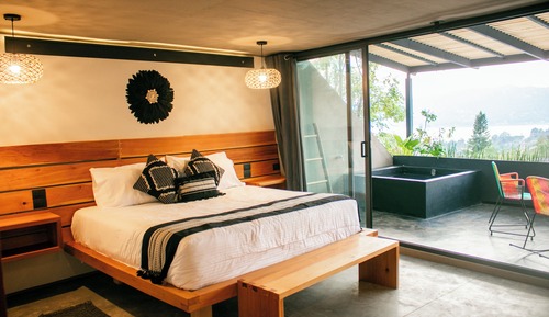 Deluxe Suite, Lake View