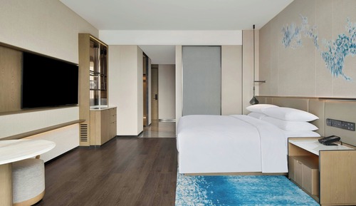 Deluxe Room, 1 King Bed