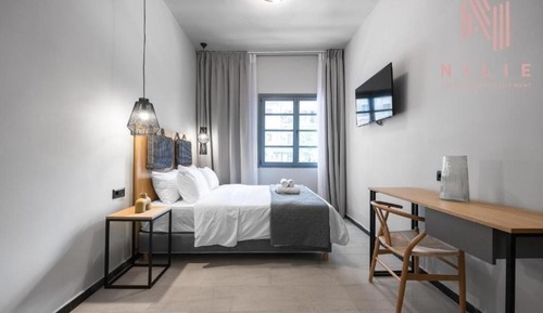 Studio Suite, Mezzanine