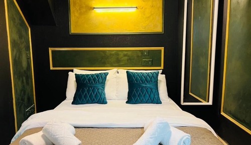  Deluxe Double No Window GF02