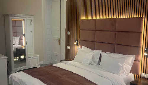Deluxe Triple Room, City View