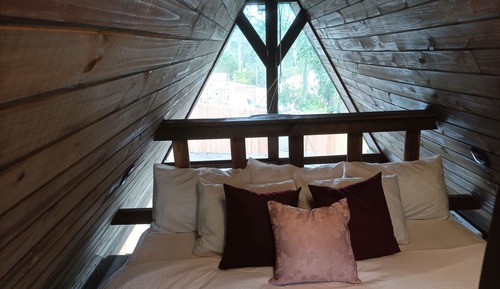 Romantic Chalet, 1 Double Bed with Sofa bed, Jetted Tub, Courtyard Area
