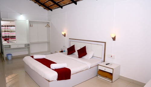 Deluxe Double Room, Balcony, Hill View