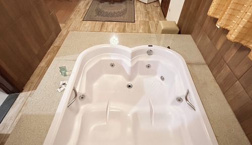 Luxury Suite (Com hidromassagem)