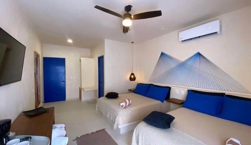 Comfort Quadruple Room, Balcony