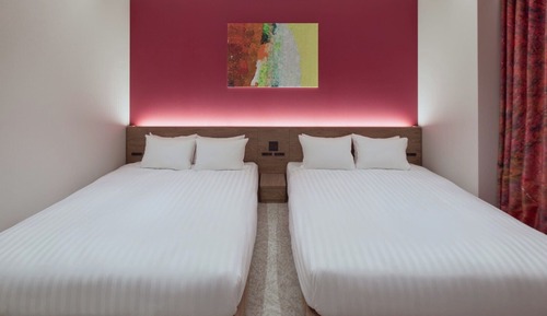 Design Quadruple Room