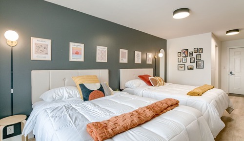Single Room, 2 Queen Beds, Non Smoking, Microwave
