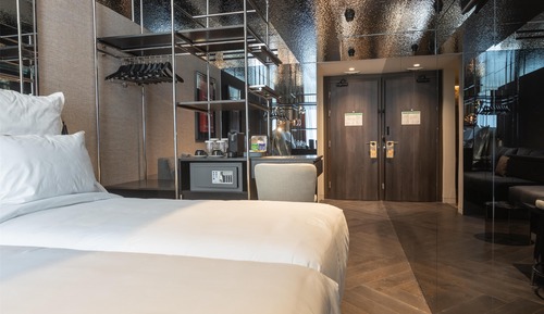 Room, Multiple Beds