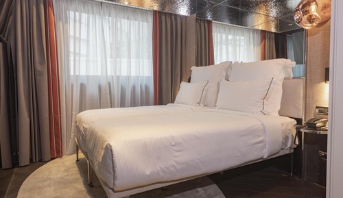 Family Room, 1 King Bed with Sofa bed