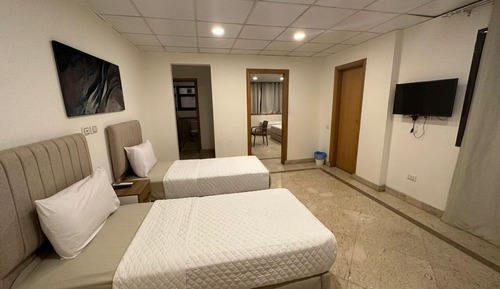 Comfort Suite, City View