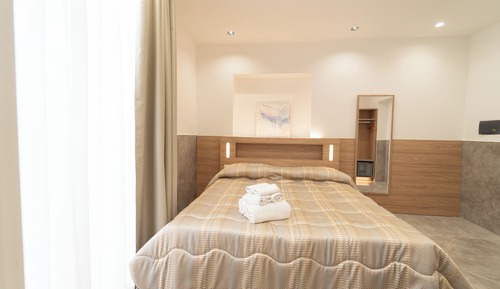 Deluxe Triple Room, City View, Annex Building (Vico Giardinetto 84)