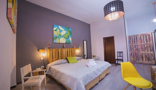 Junior Studio Suite, City View, Annex Building (Pzz Dante, Vico Carceri S. Felice 13)