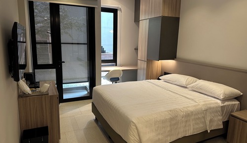 Grand Room, Balcony
