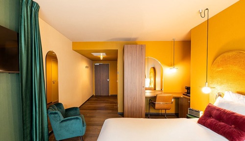 Spacious Easy Access