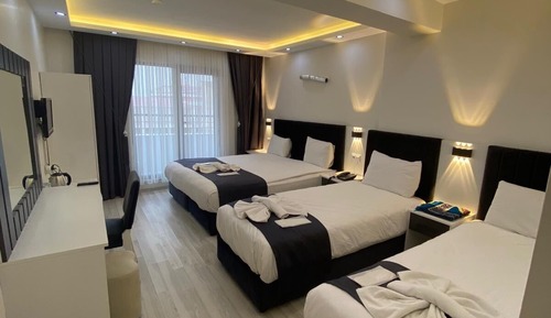 Deluxe Quadruple Room