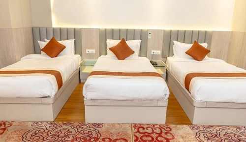 Deluxe Triple Room, Non Smoking, City View