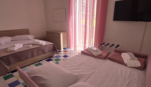 Deluxe Apartment, 1 King Bed with Sofa bed, Non Smoking, Private Bathroom
