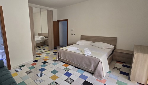 Superior Apartment, 1 King Bed with Sofa bed, Non Smoking, Private Bathroom