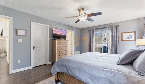 Signature House, Balcony, Mountain View