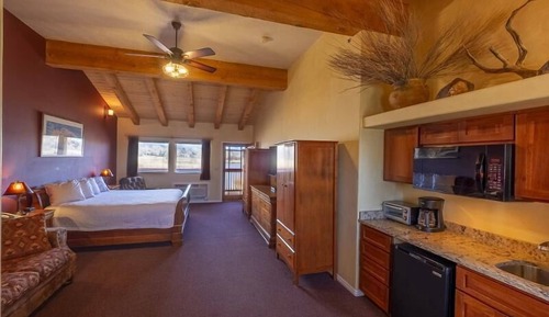 Deluxe Single Room, Pets Not Allowed, Lake View