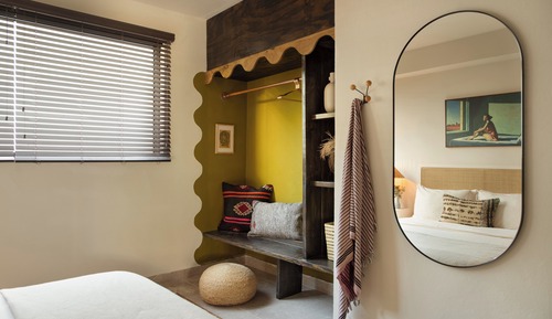 Classic Double Room, 1 Queen Bed, Shared Bathroom