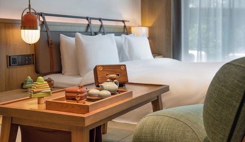 Triple Room, Hill View