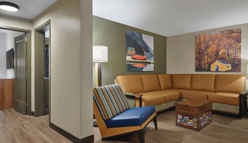 Premium Suite (Grizzly Bear)