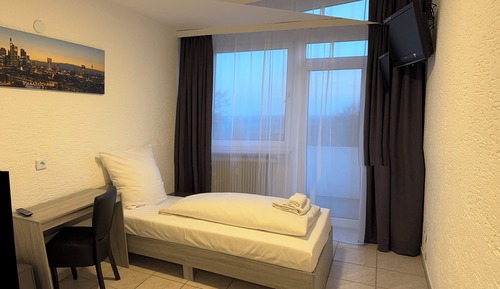 Standard Twin Room, Balcony, Vineyard View