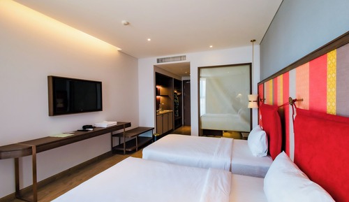 Family Triple Room, Multiple Beds, Pool View, Sea Facing
